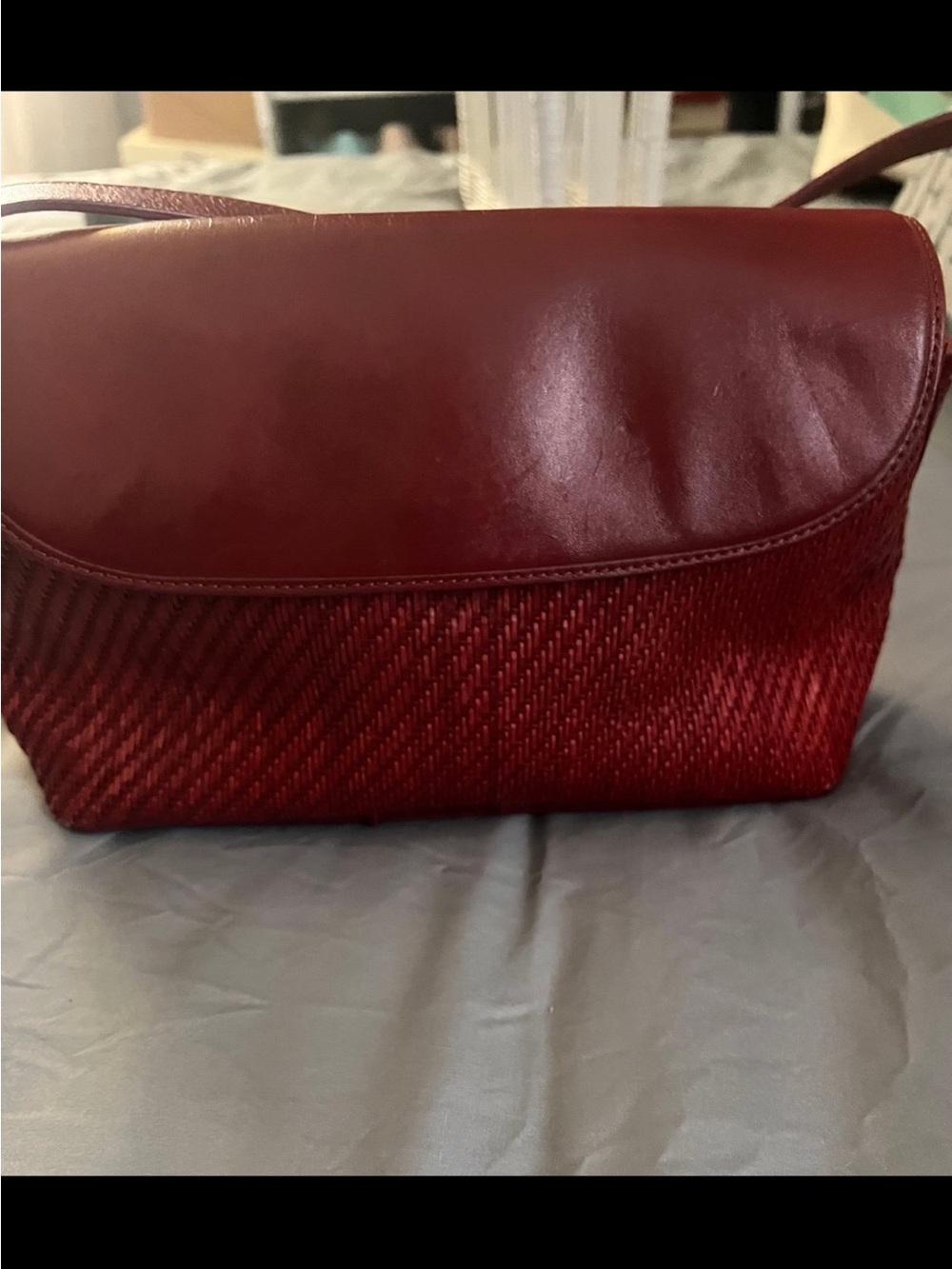 Women's Vintage Red Fossil Shoulder Bag - Elegant Woven Design